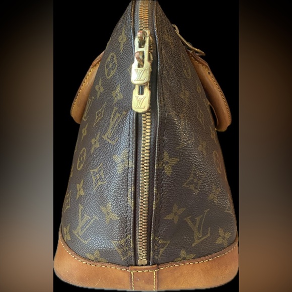 Louis Vuitton Alma Mm Bag - Picture 7 of 13